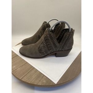 Vince Camuto Ankle Boots Womens 7.5 M Taupe Suede Prasata Shoes Booties Back Zip